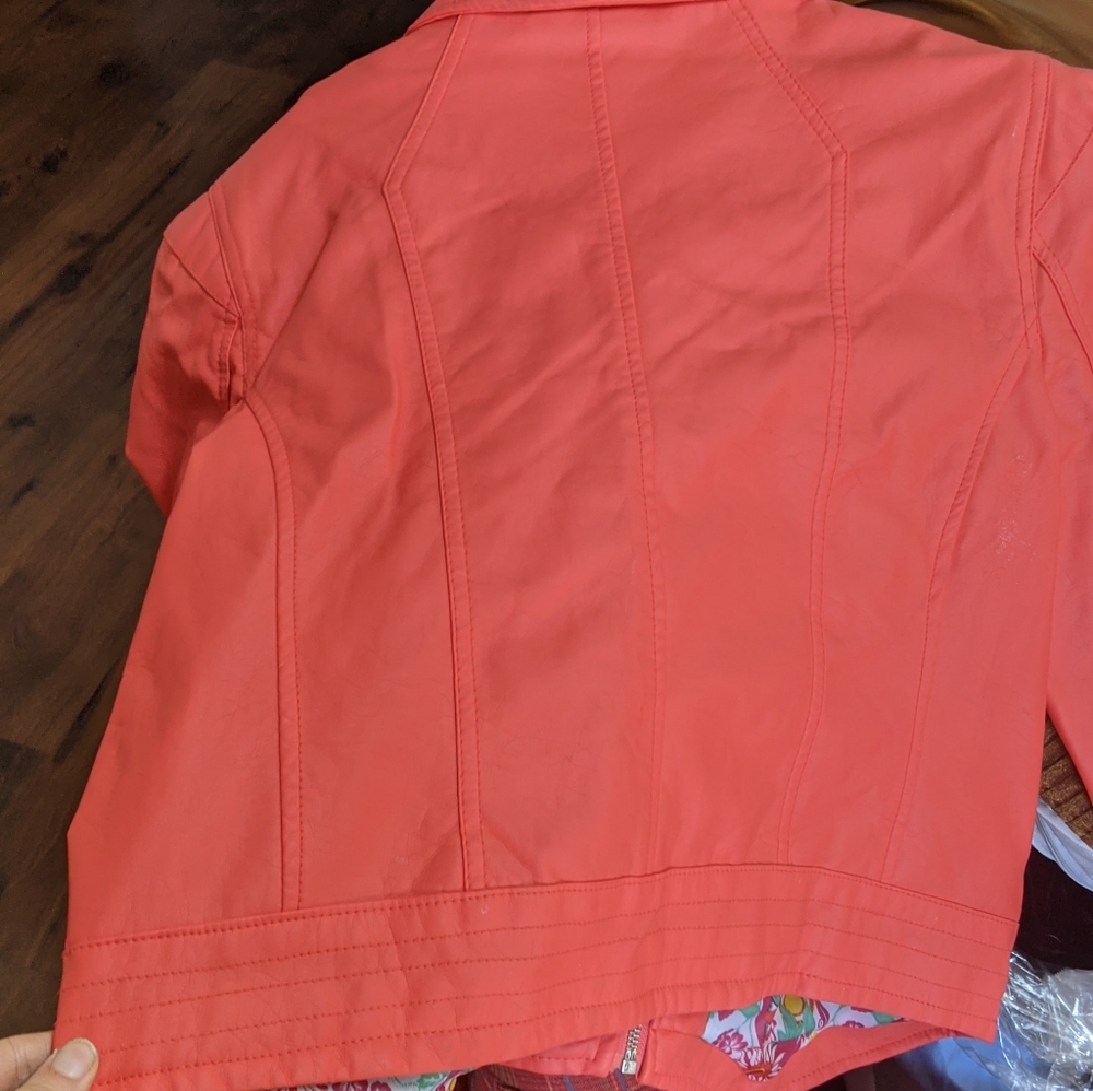 Coral jacket - Picture 7 of 10